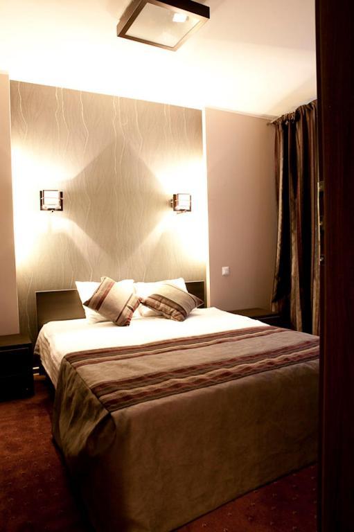 Hotel Dodo Biłgoraj Exteriör bild